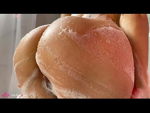 ❤️ Brunetė masturbuoja putytę su vibratoriumi iki intensyvaus orgazmo duše ❤️ Seks video prie lt.porn-milf-300.ru ❌❤